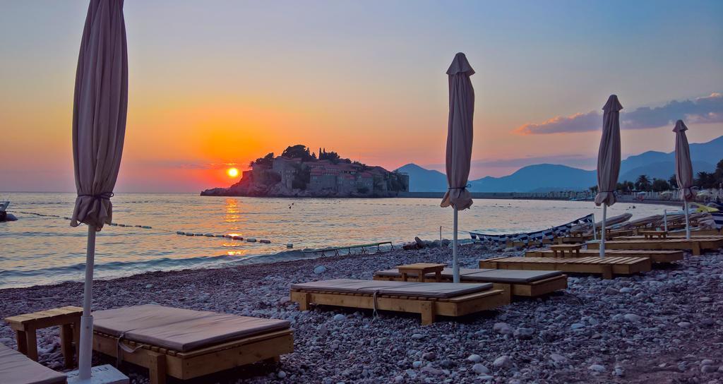 Apartments Zezelj Sveti Stefan Exterior photo